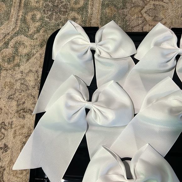 5 white bows - Picture 3 of 5